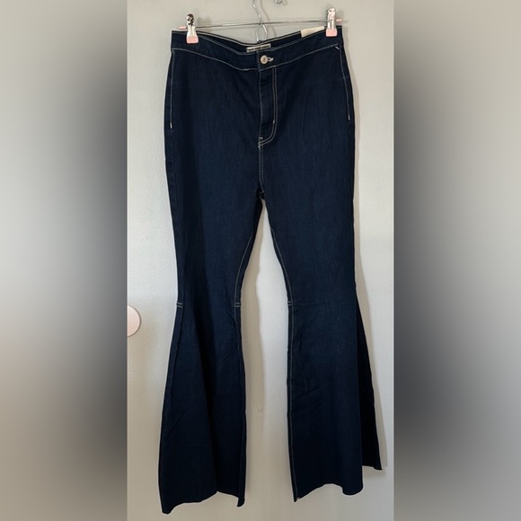 We The Free Just Float On High Rise Flare Jeans Available in Sizes 27,30 and 31S - Picture 6 of 14